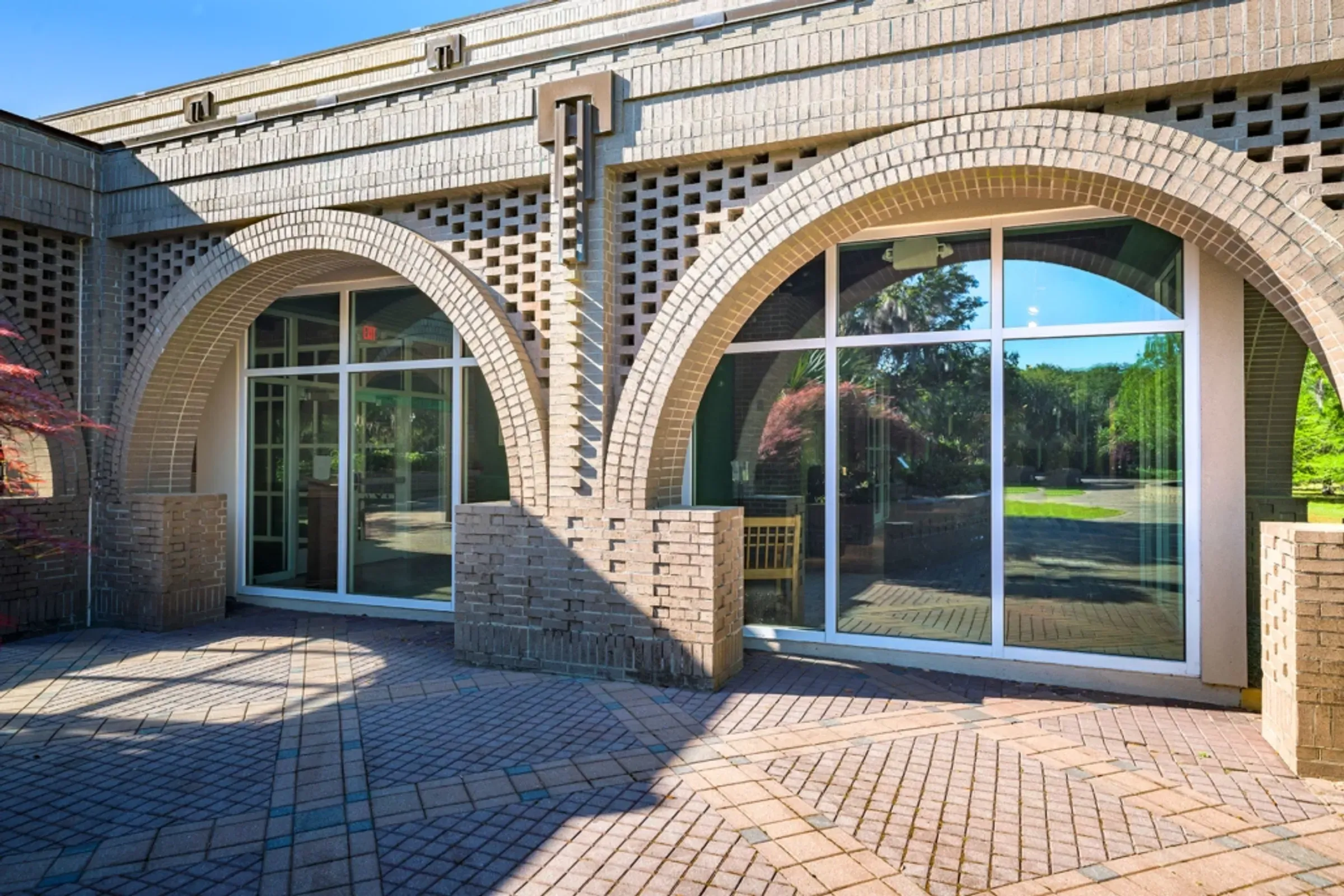 Detail of arched brick masonry banding